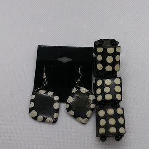 Brand new ladies Earrings bracelet set